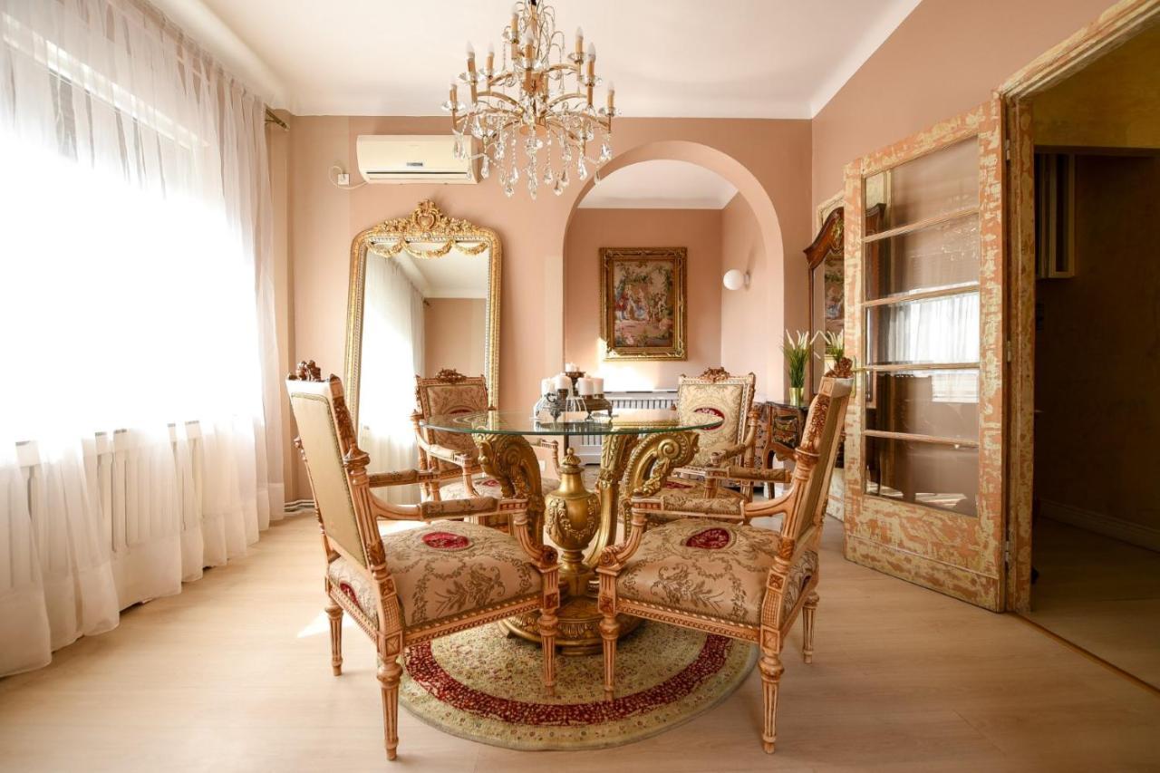 Appartamento Baroque Splendor: Breathtaking Views & Design