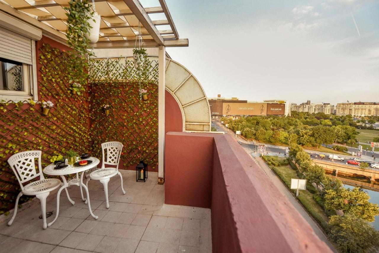 Appartamento Baroque Splendor: Breathtaking Views & Design