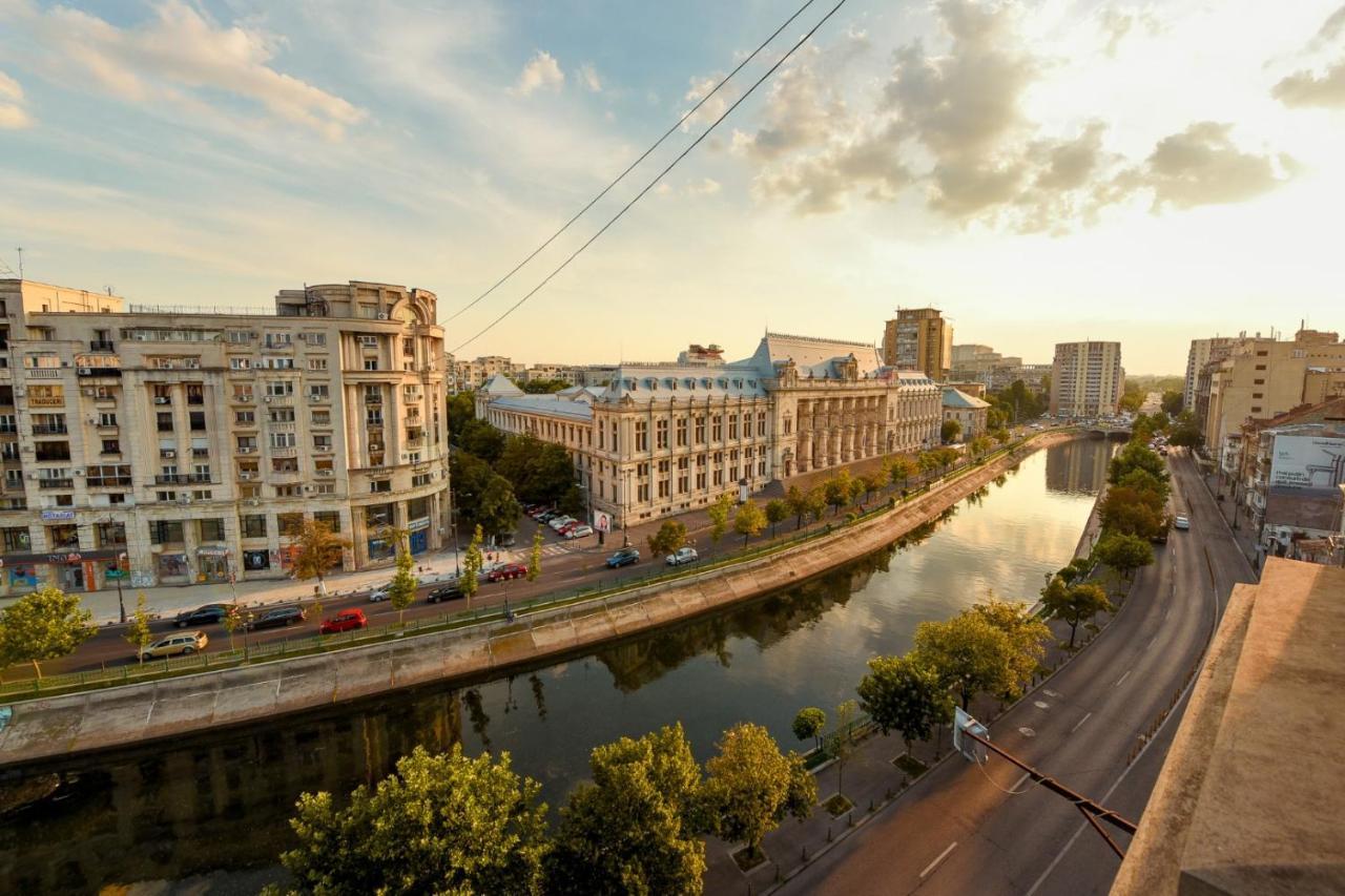 Appartamento Baroque Splendor: Breathtaking Views & Design Bucarest